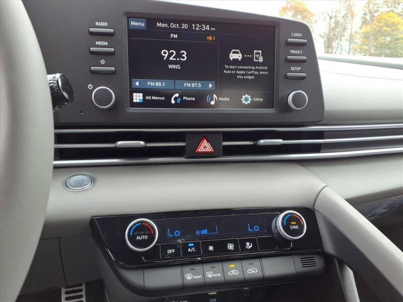 2025 Hyundai Elantra SEL Sport