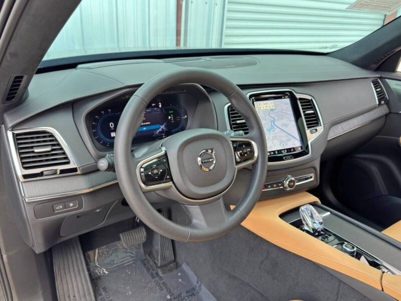 2024 Volvo XC90 Recharge T8 Ultimate Bright Theme 7P