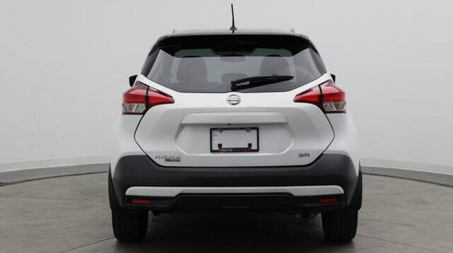 2019 Nissan Kicks SR