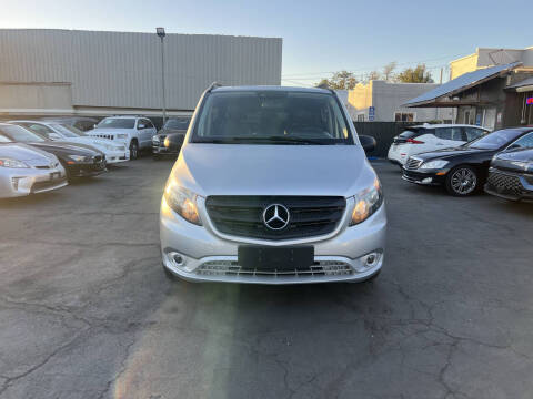 2017 Mercedes-Benz Metris Passenger