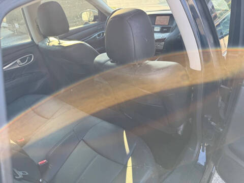 2015 Infiniti Q70 3.7