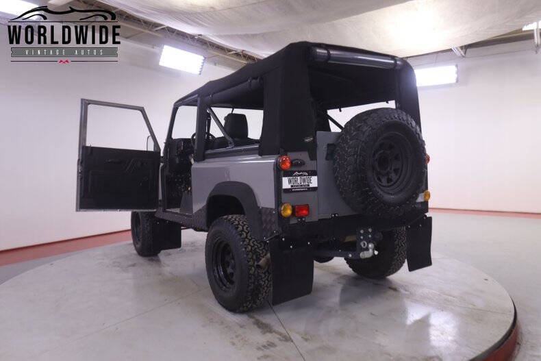 1984 Land Rover Defender