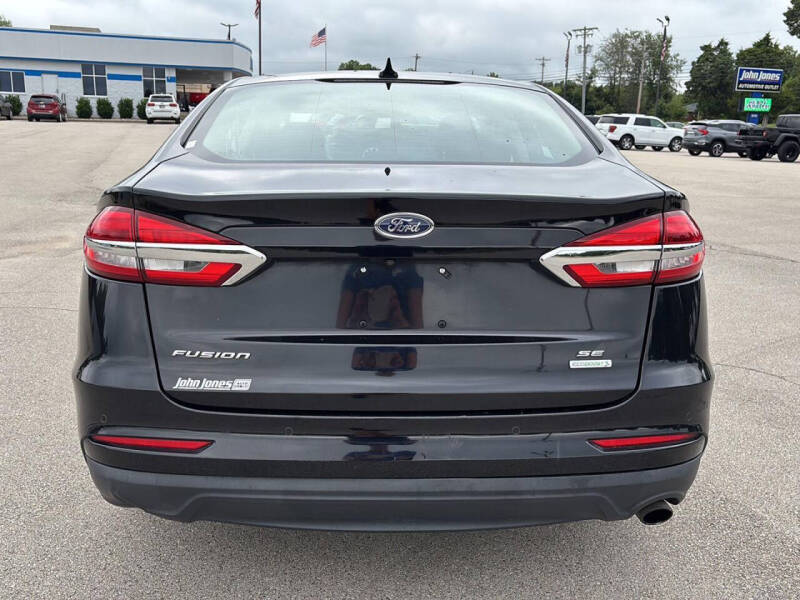 2020 Ford Fusion SE