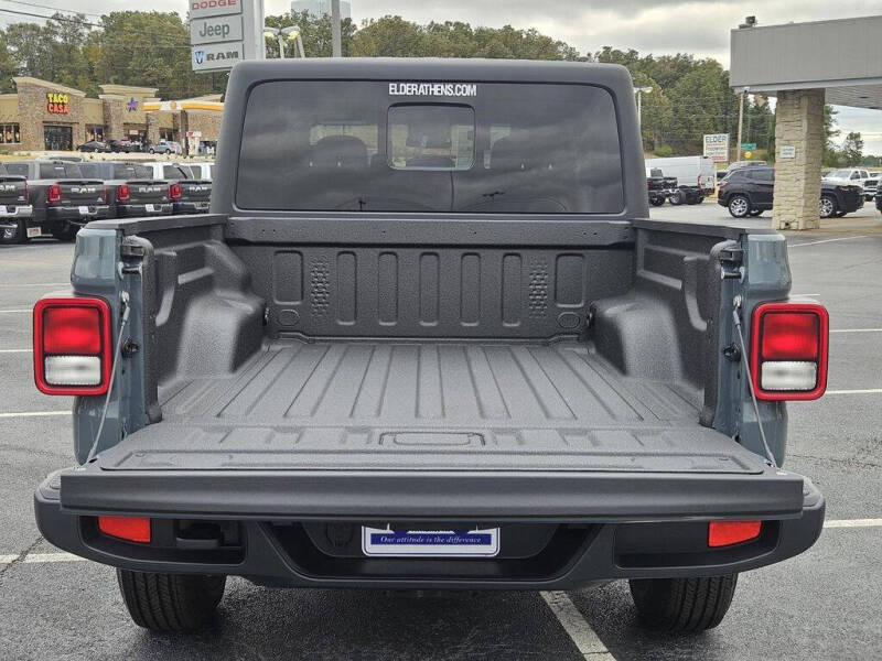2025 Jeep Gladiator Sport