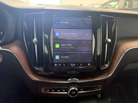2023 Volvo XC60 B5 Plus Dark Theme