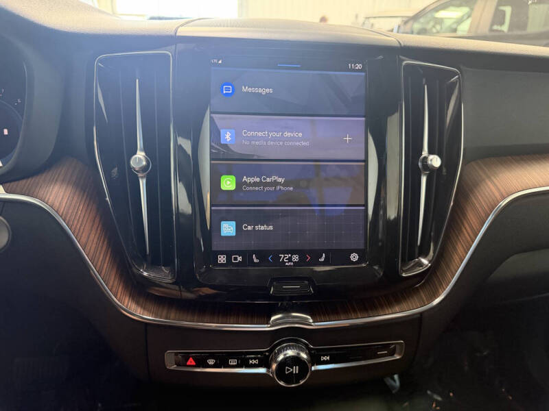 2023 Volvo XC60 B5 Plus Dark Theme