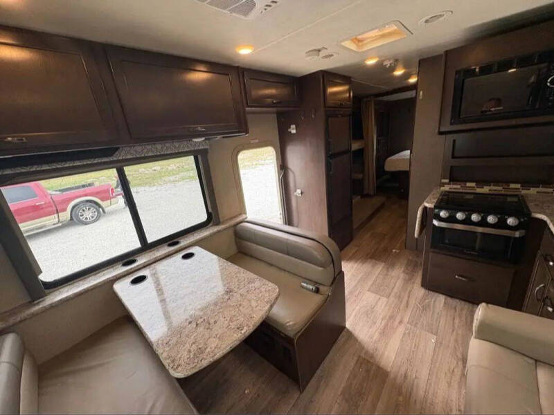 2019 Thor Motor Coach Freedom Elite