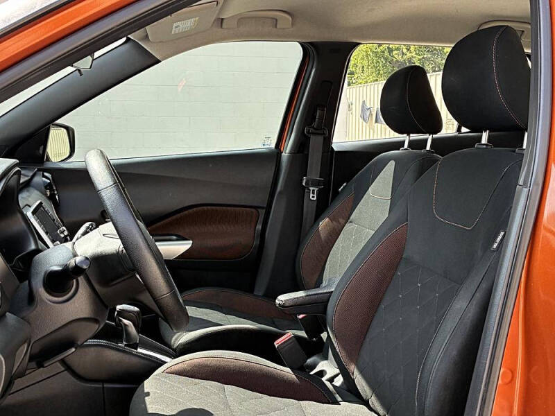 2020 Nissan Kicks SR