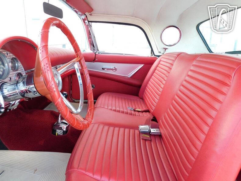 1957 Ford Thunderbird