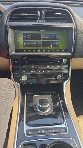 2017 Jaguar XE 25t Prestige