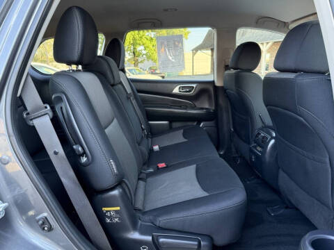 2018 Nissan Pathfinder S