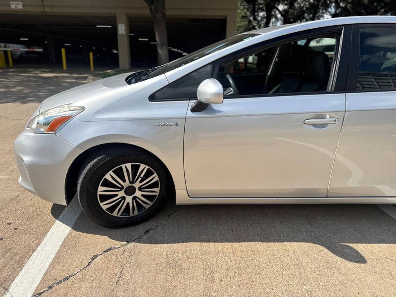 2013 Toyota Prius v Three