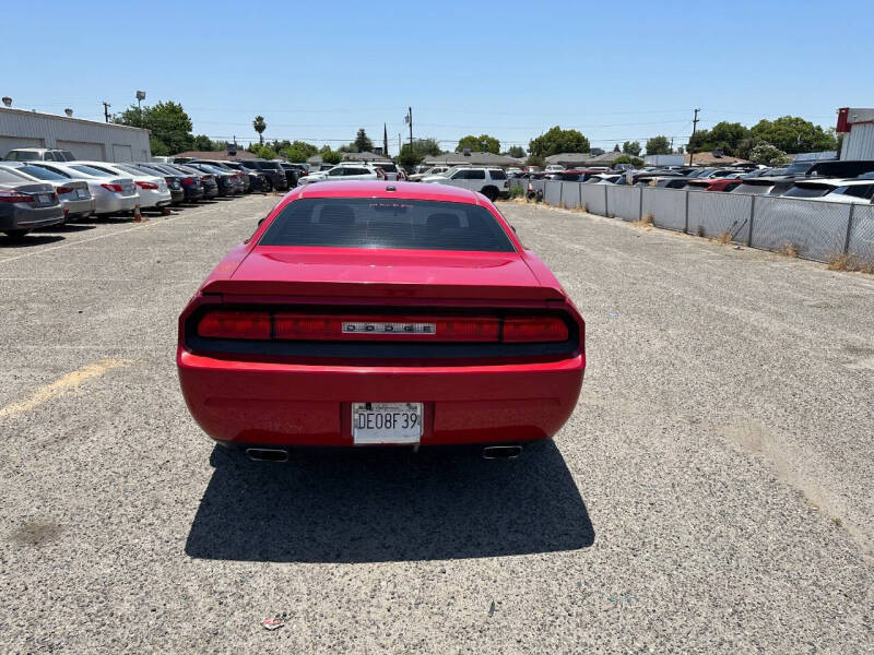 2012 Dodge Challenger R/T Plus