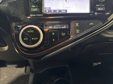 2019 Toyota Prius c LE