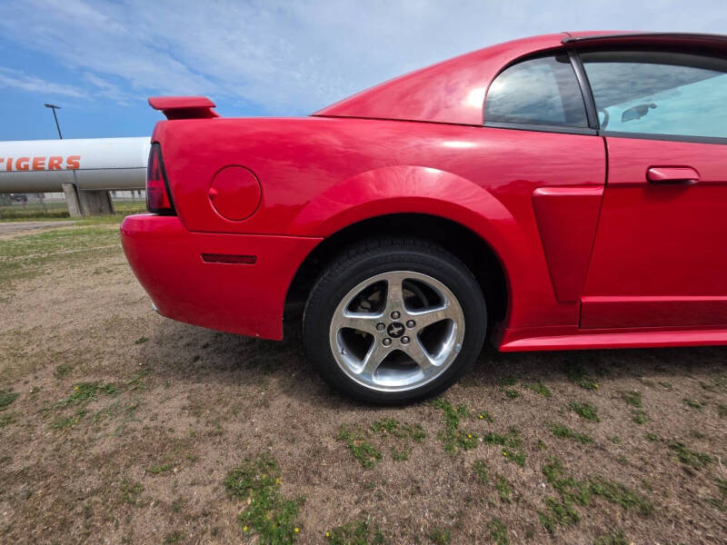 2004 Ford Mustang GT Deluxe