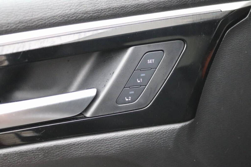 2025 Mitsubishi Outlander PHEV SEL