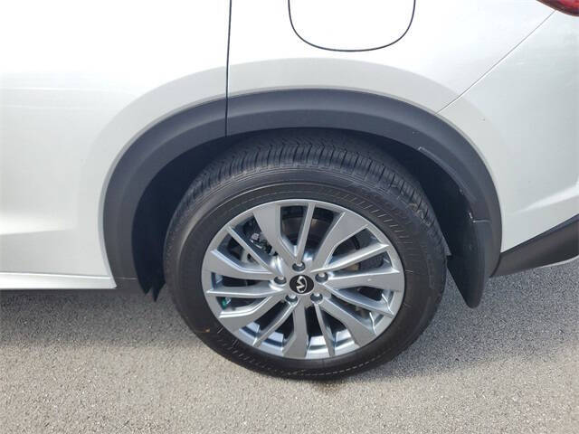 2025 Infiniti QX50 Luxe