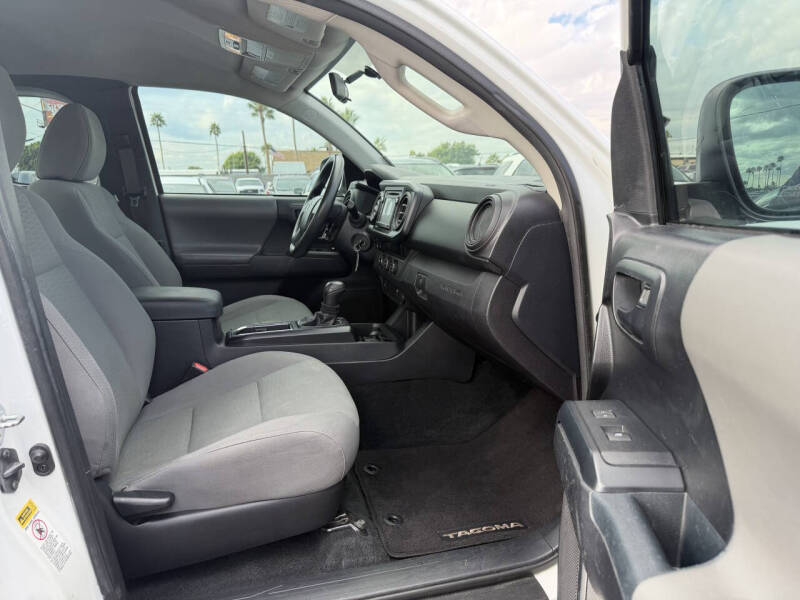 2017 Toyota Tacoma SR