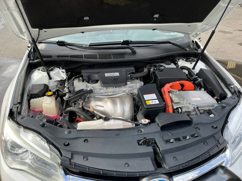 2017 Toyota Camry Hybrid LE