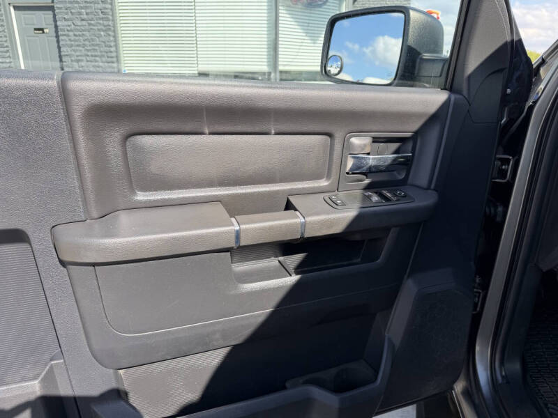 2012 RAM 1500 ST