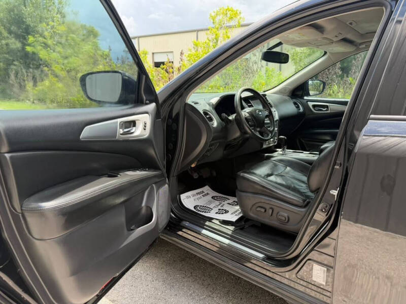 2017 Nissan Pathfinder SL