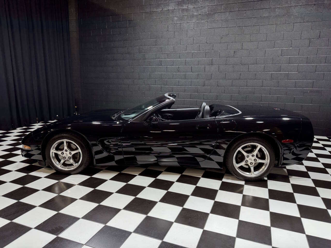 2004 Chevrolet Corvette 7