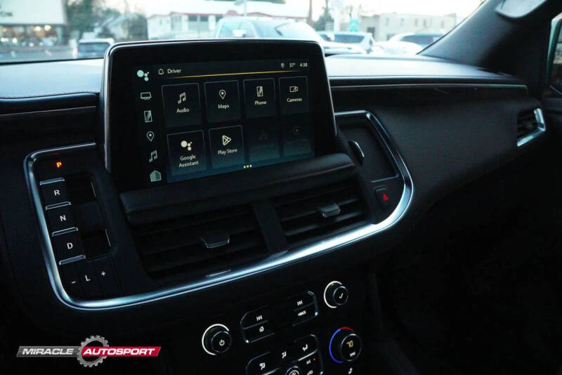 2023 Chevrolet Suburban RST