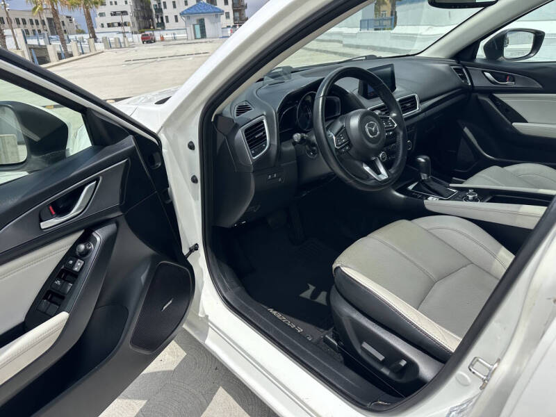 2018 Mazda MAZDA3 Grand Touring