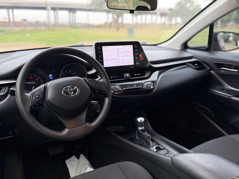 2020 Toyota C-HR LE