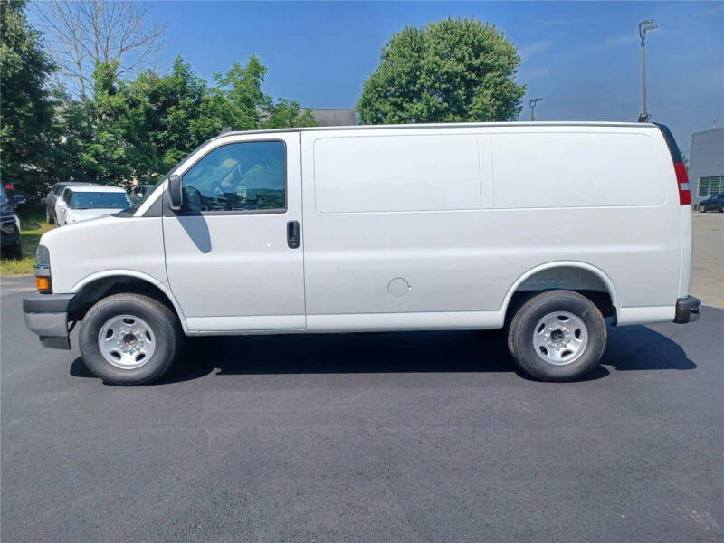 2025 Chevrolet Express 2500