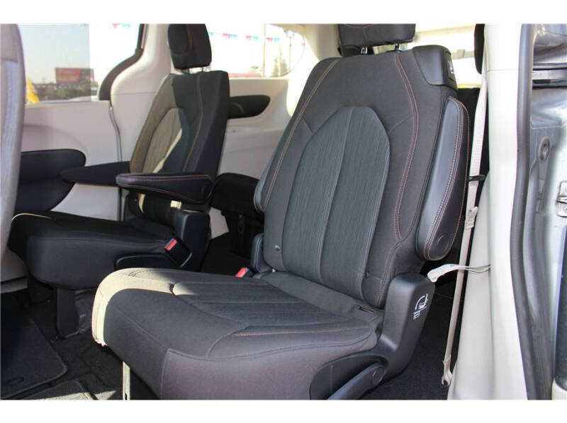 2020 Chrysler Pacifica Touring