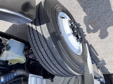 2018 Freightliner M2 106