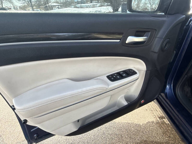 2015 Chrysler 300 Limited