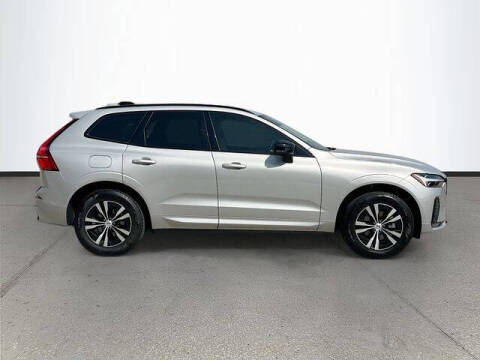 2025 Volvo XC60 B5 Core Dark Theme