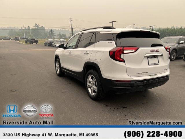 2022 GMC Terrain SLE