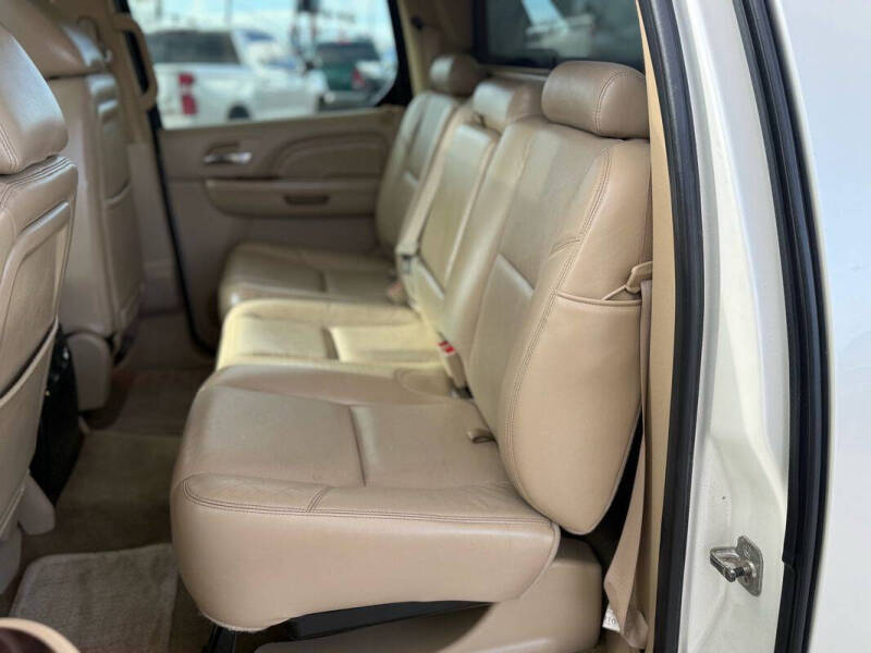 2011 Cadillac Escalade EXT Premium