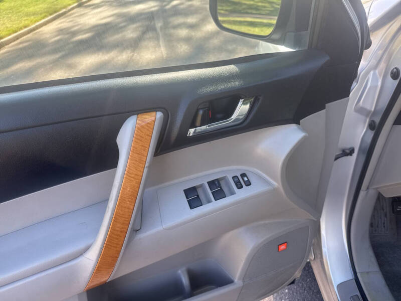 2010 Toyota Highlander Hybrid Limited