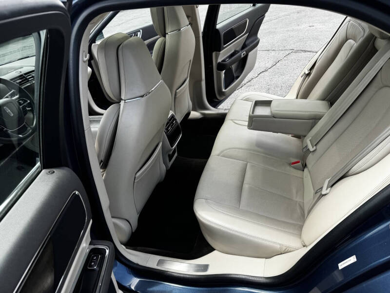 2019 Lincoln Continental Select