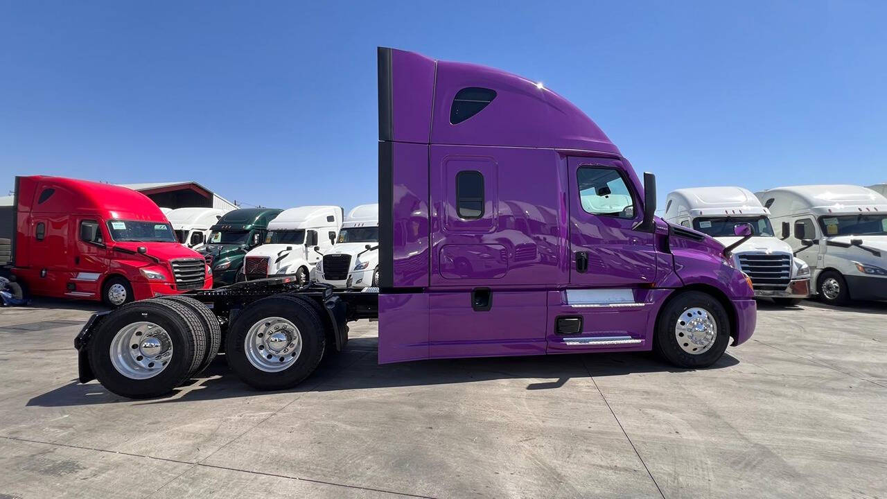 2023 Freightliner Cascadia for sale at KING TRUCK TRAILER SALES in Bakersfield, CA