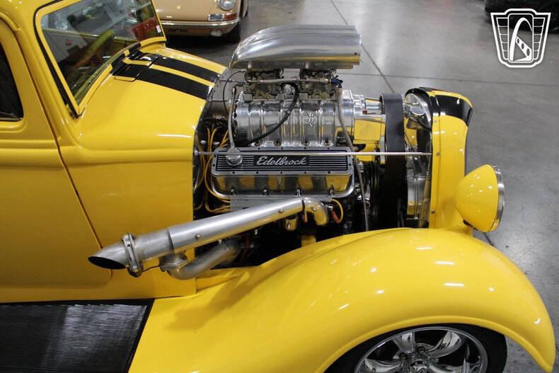 1933 Plymouth 5 Window