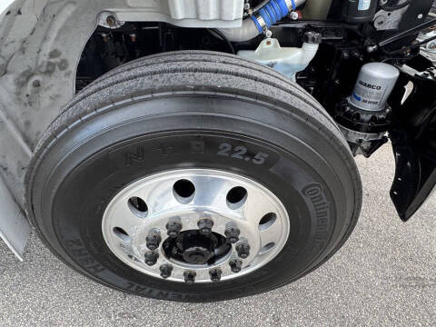 2019 Freightliner M2 106