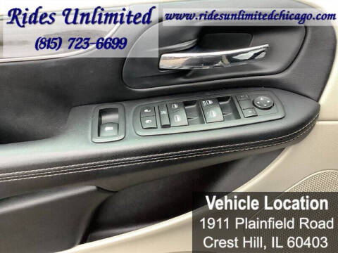 2012 Chrysler Town and Country Touring