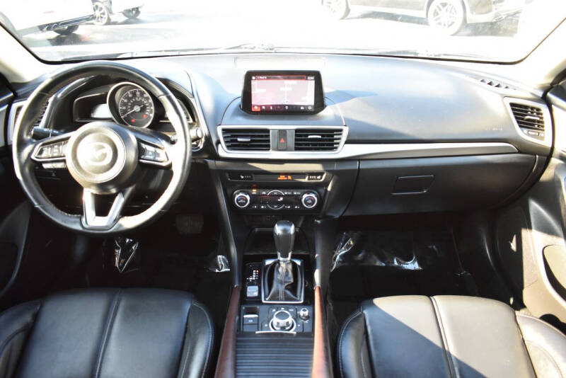 2018 Mazda MAZDA3 Touring