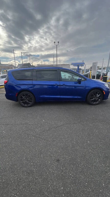 2021 Chrysler Pacifica Touring L