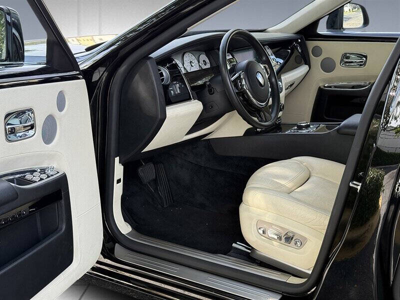 2016 Rolls-Royce Ghost 38