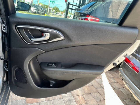 2016 Chrysler 200 Limited