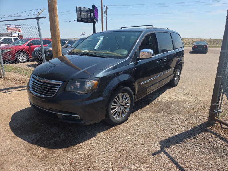 2014 Chrysler Town & Country Touring-L's photo