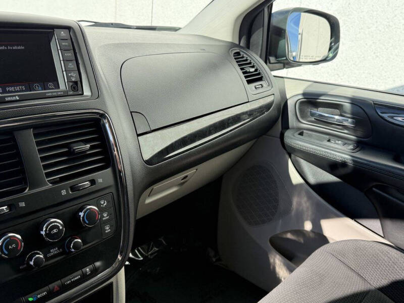 2017 Dodge Grand Caravan SE