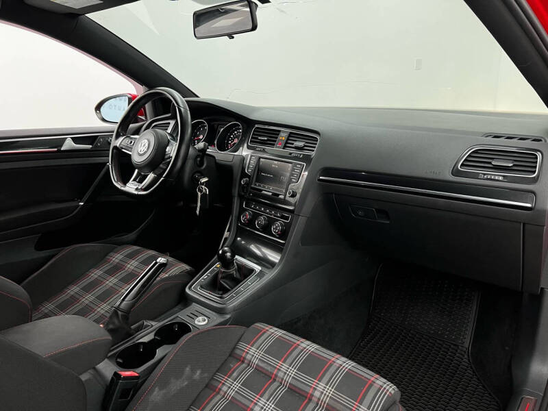 2016 Volkswagen Golf GTI S photo 24