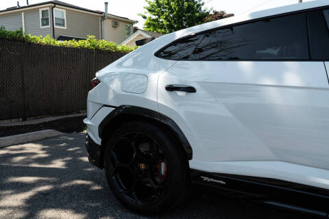 2024 Lamborghini Urus Performante